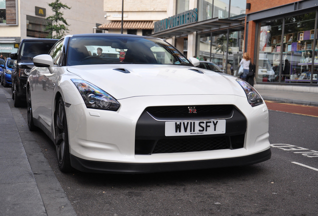 Nissan GT-R