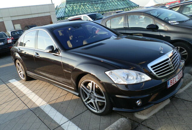 Mercedes-Benz S 65 AMG V221