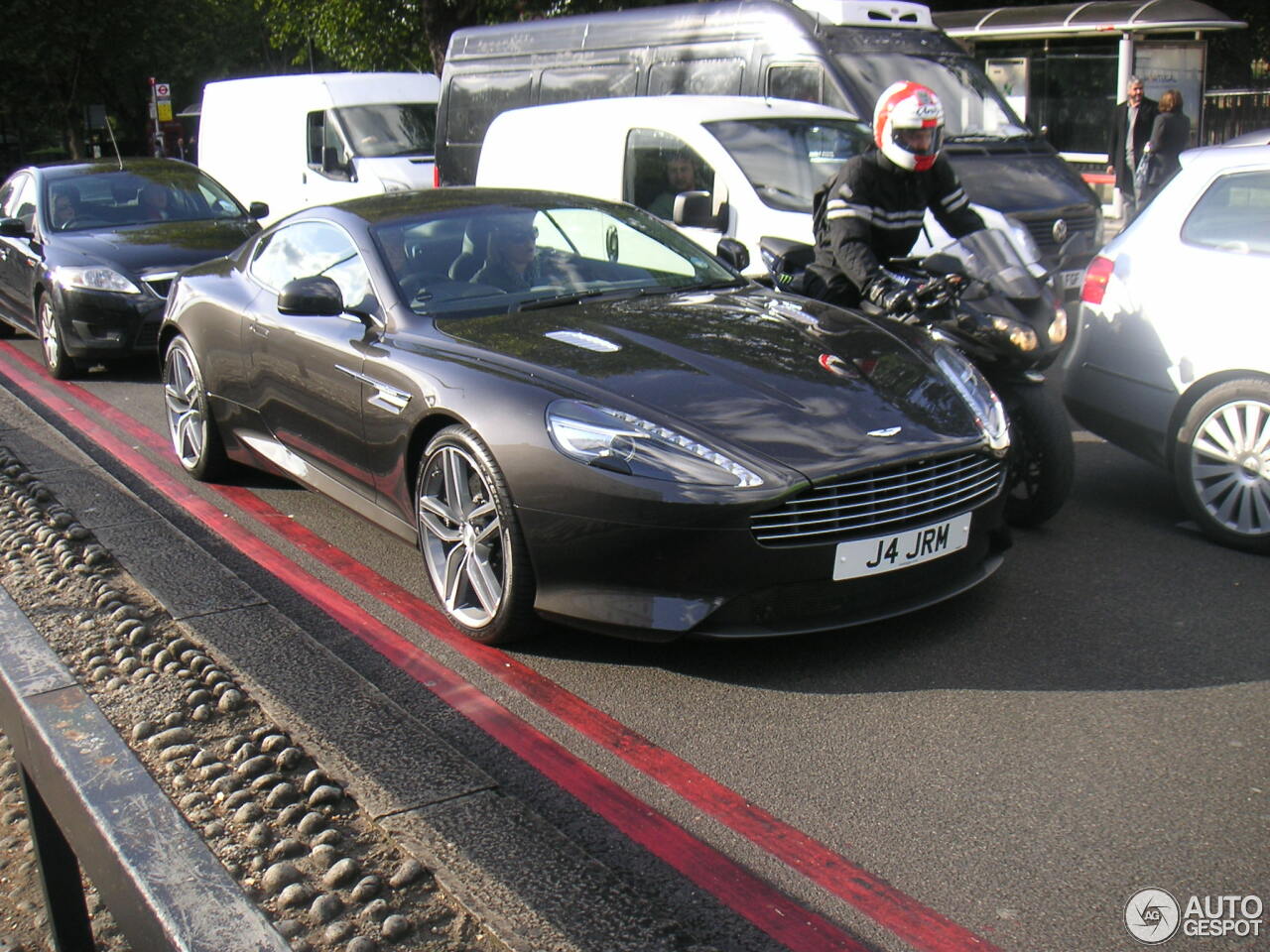 Aston Martin Virage 2011