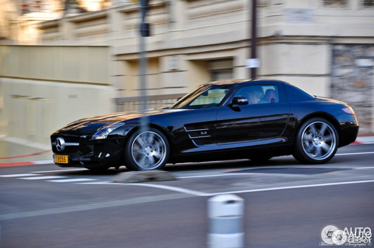 Mercedes-Benz SLS AMG