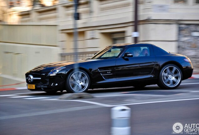 Mercedes-Benz SLS AMG