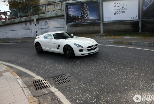 Mercedes-Benz SLS AMG