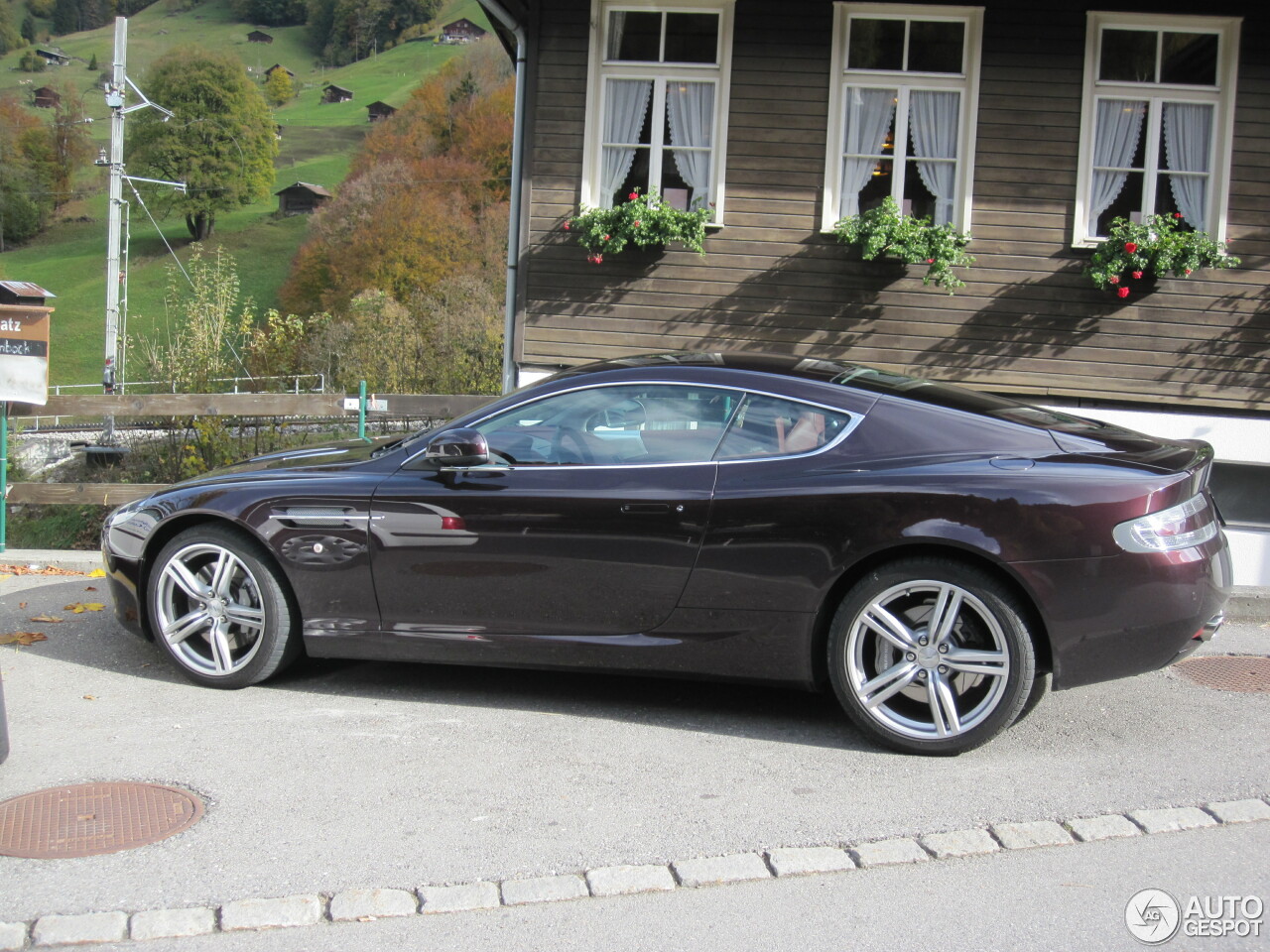 Aston Martin DB9 2010