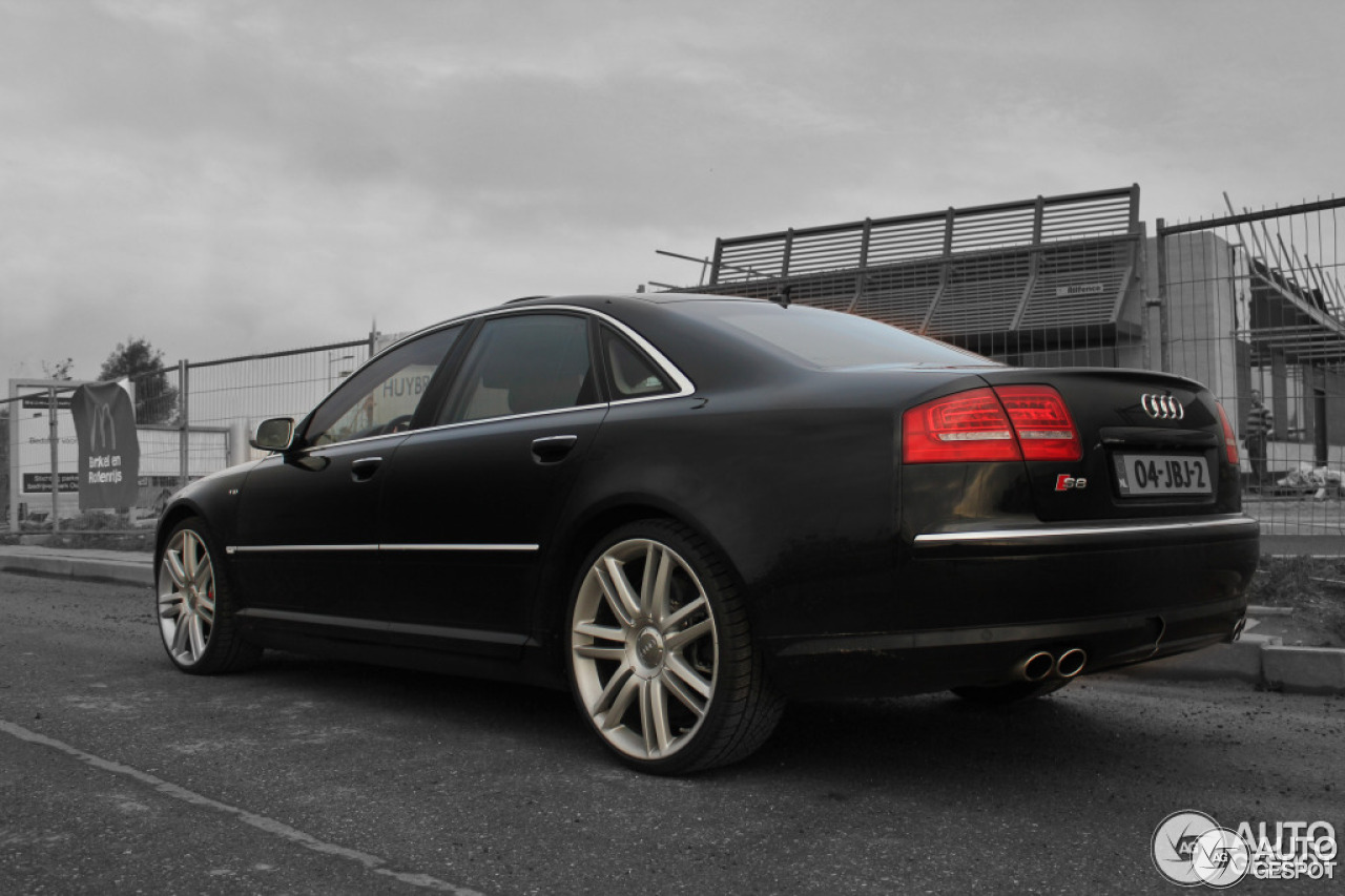 Audi S8 D3