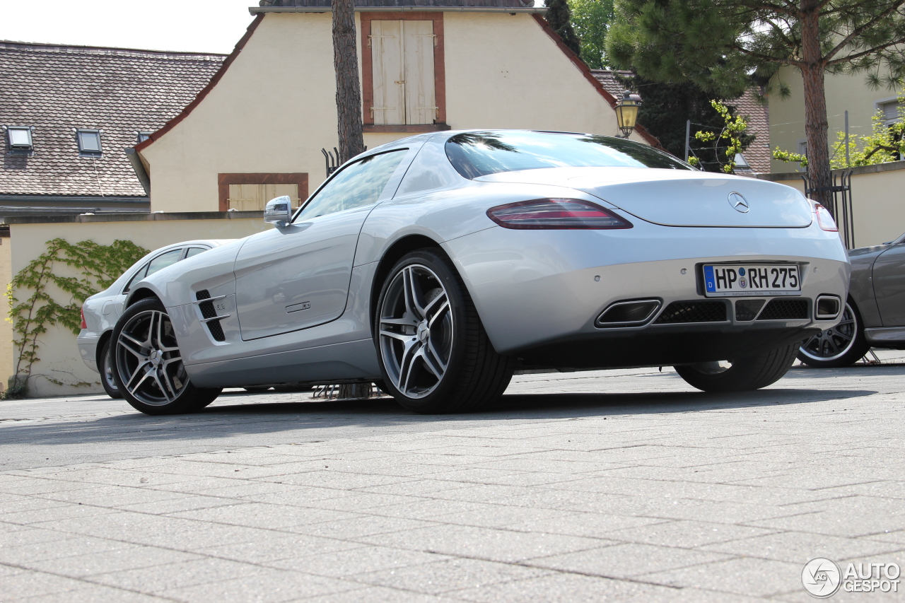 Mercedes-Benz SLS AMG