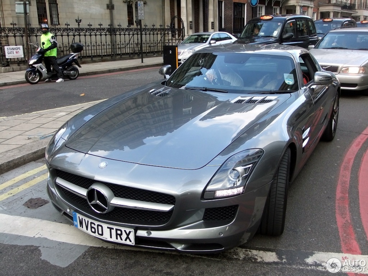 Mercedes-Benz SLS AMG