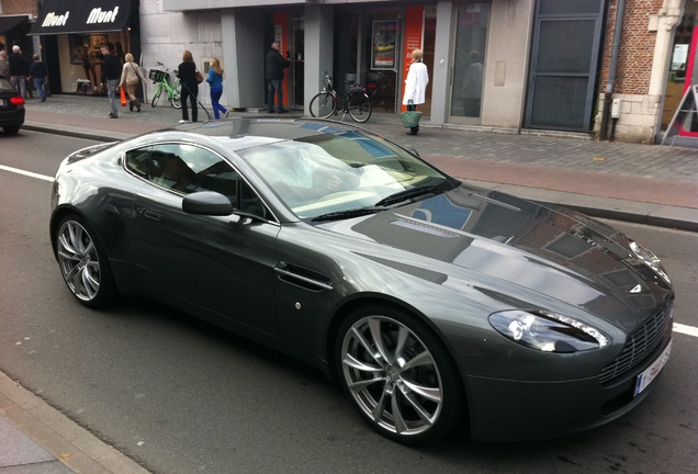 Aston Martin V8 Vantage