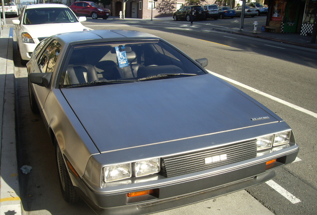 DeLorean DMC-12