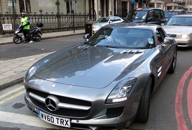 Mercedes-Benz SLS AMG