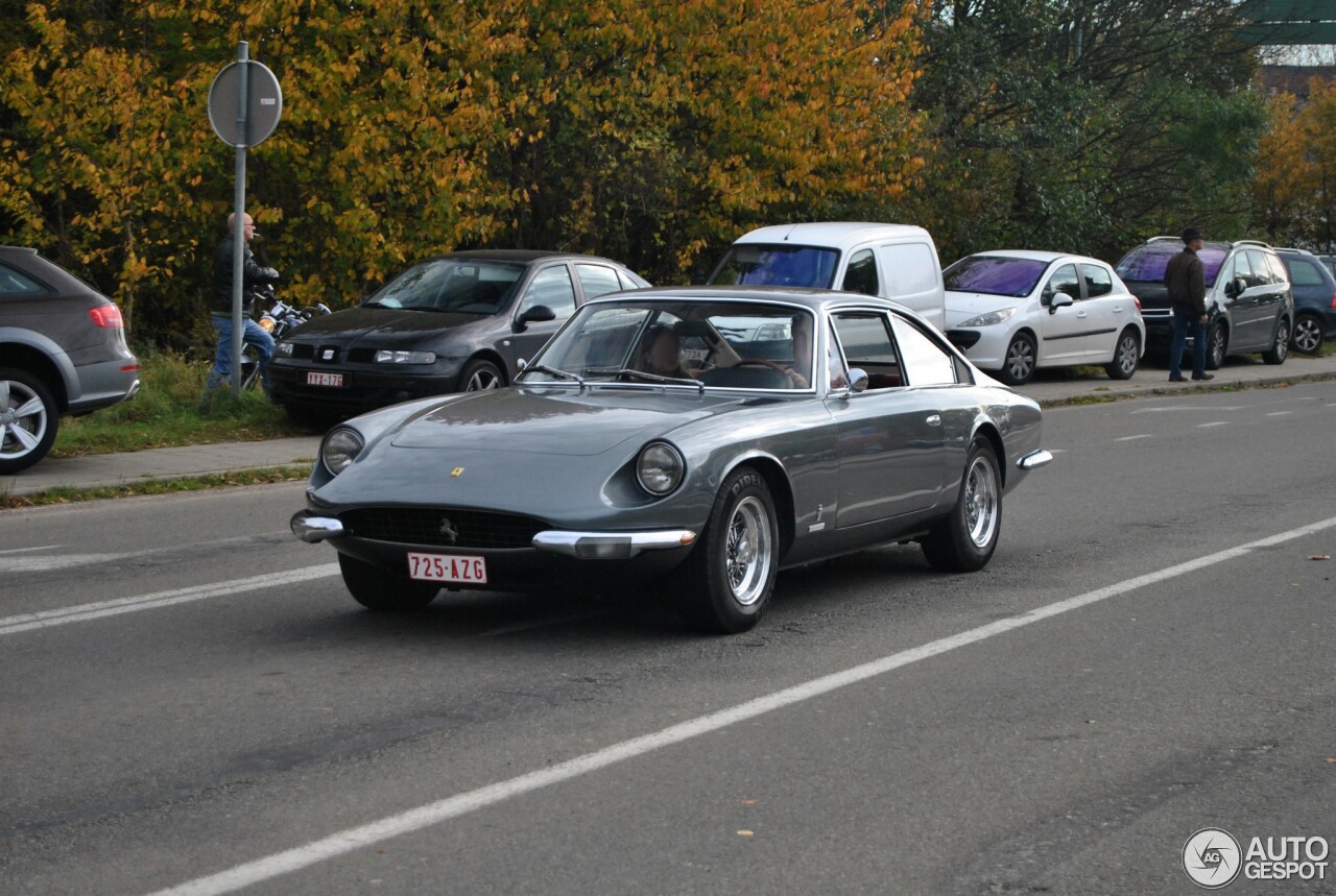 Ferrari 365 GT 2+2