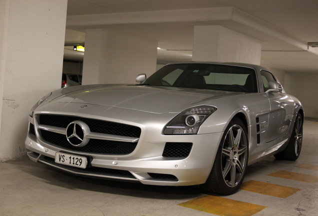 Mercedes-Benz SLS AMG