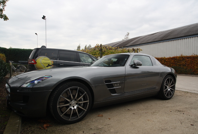 Mercedes-Benz SLS AMG