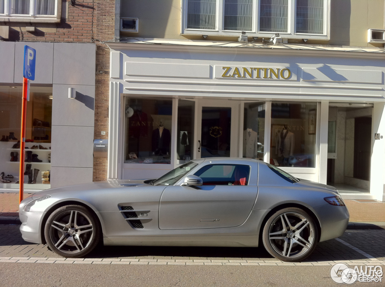 Mercedes-Benz SLS AMG