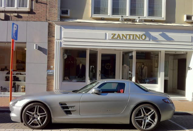 Mercedes-Benz SLS AMG