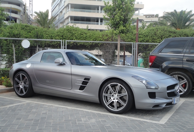 Mercedes-Benz SLS AMG