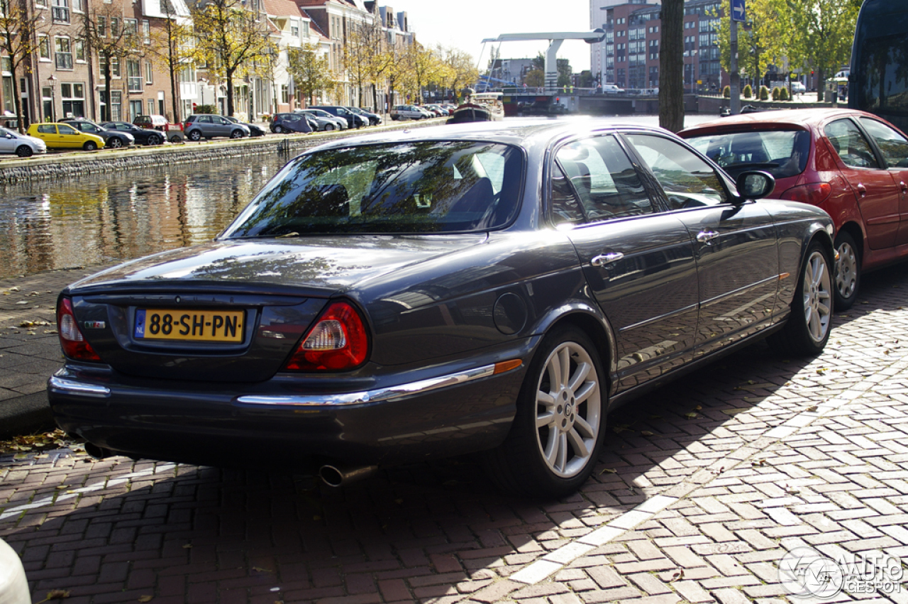 Jaguar XJR