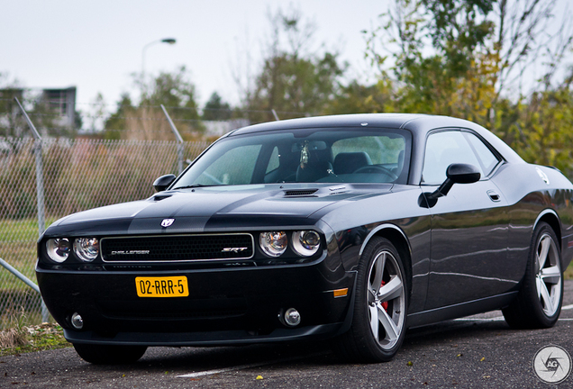 Dodge Challenger SRT-8