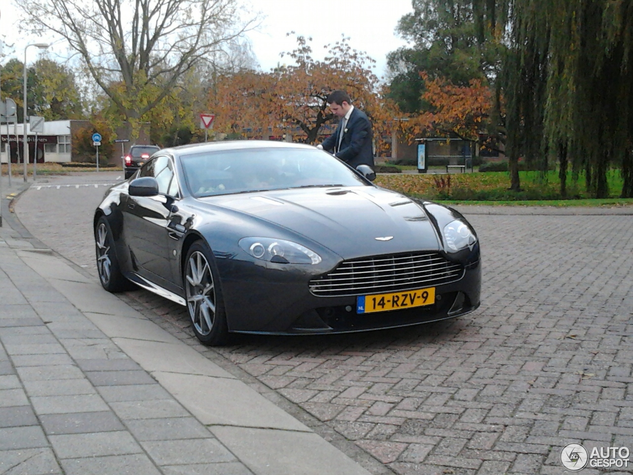 Aston Martin V8 Vantage S