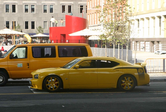 Dodge Charger SRT-8 Super Bee