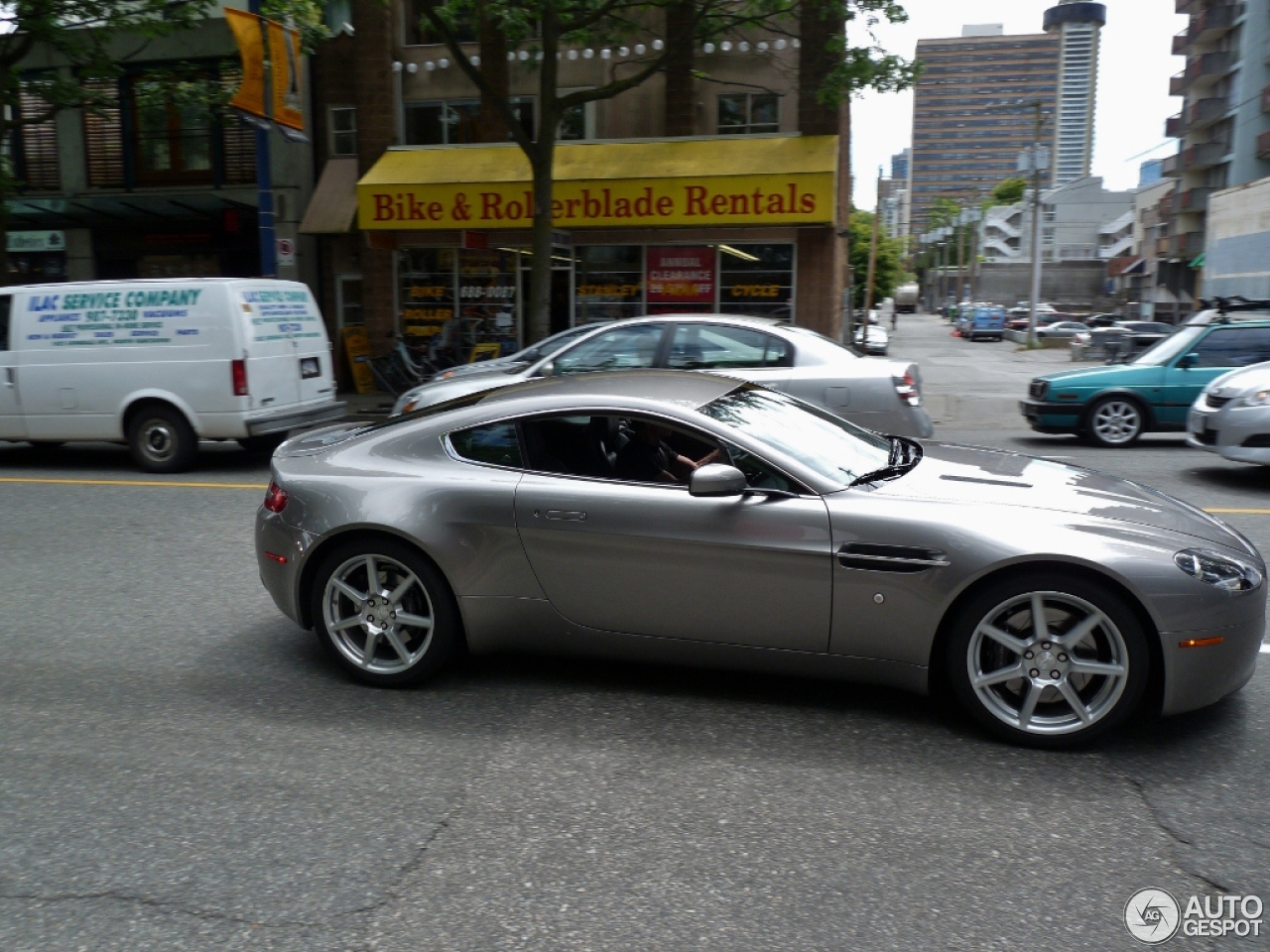 Aston Martin V8 Vantage