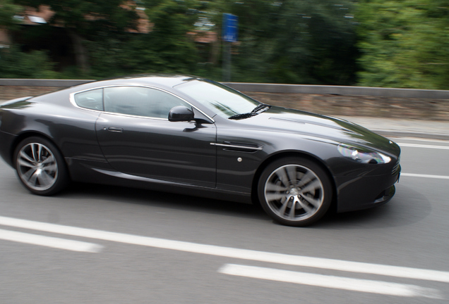 Aston Martin DB9 2010