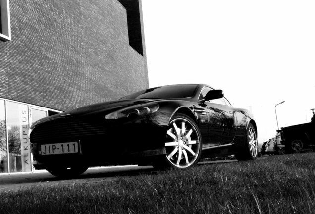 Aston Martin DB9