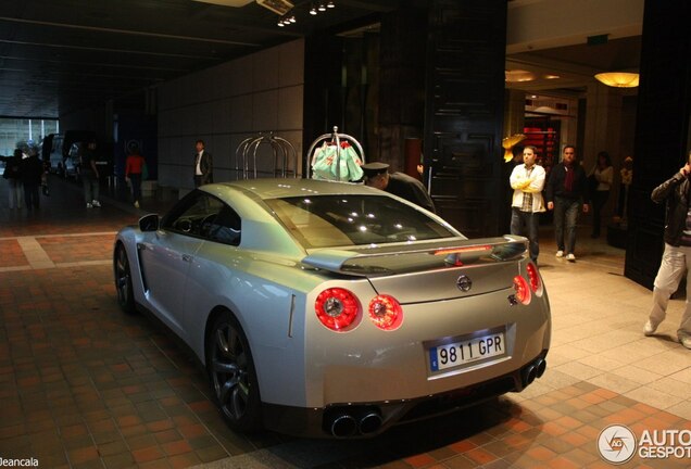 Nissan GT-R