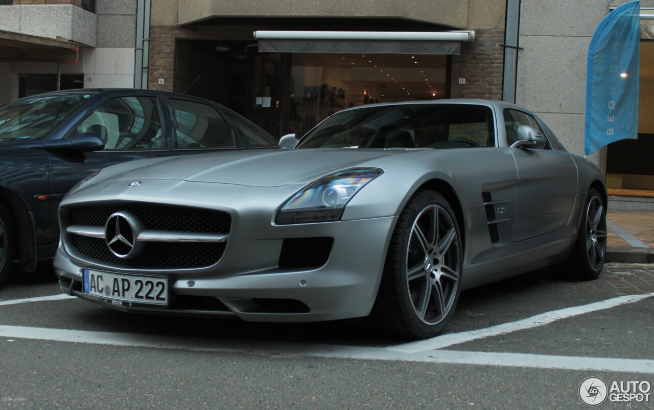 Mercedes-Benz SLS AMG