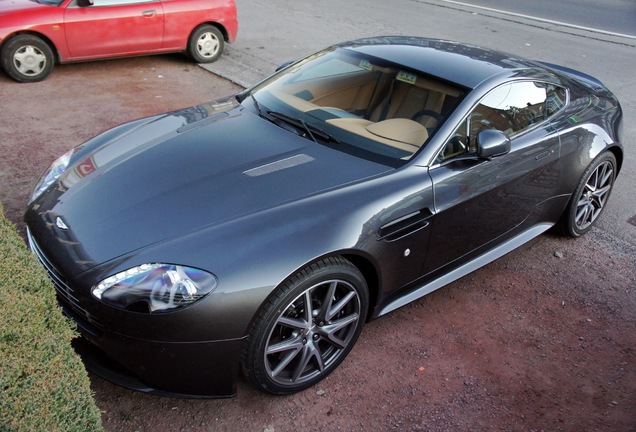 Aston Martin V8 Vantage S