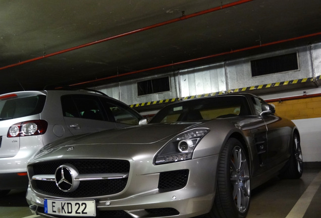 Mercedes-Benz SLS AMG