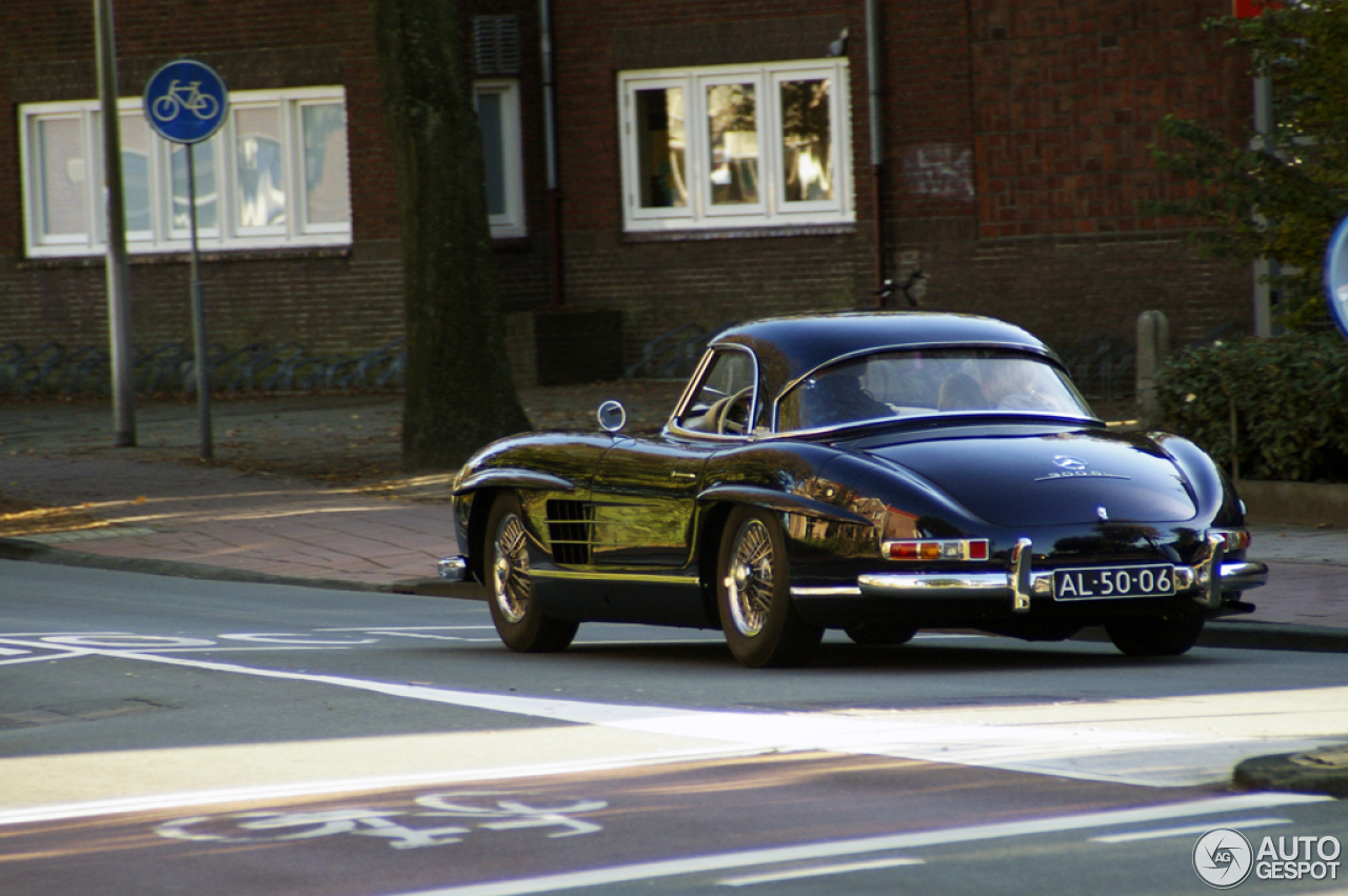 Mercedes-Benz 300SL Roadster