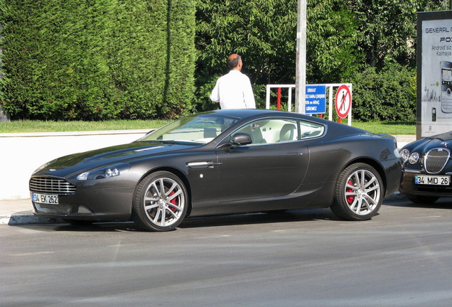 Aston Martin DB9 2010