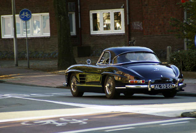 Mercedes-Benz 300SL Roadster