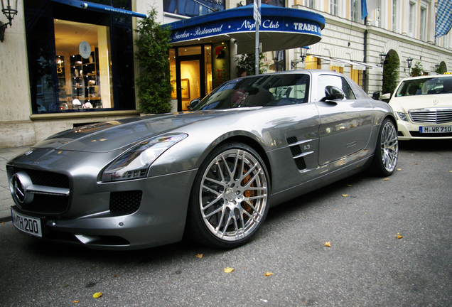 Mercedes-Benz SLS AMG