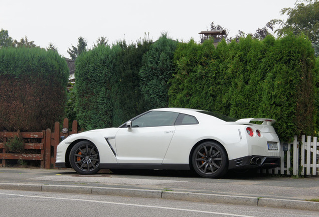 Nissan GT-R 2011