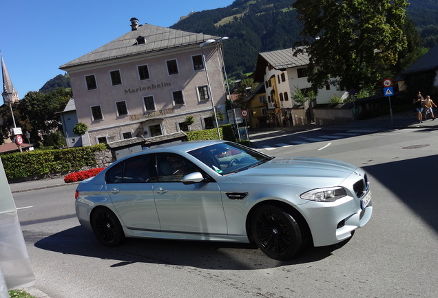 BMW M5 F10 2011