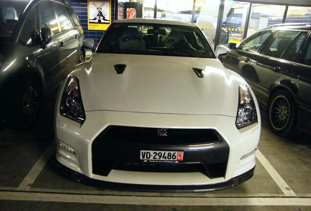 Nissan GT-R 2011