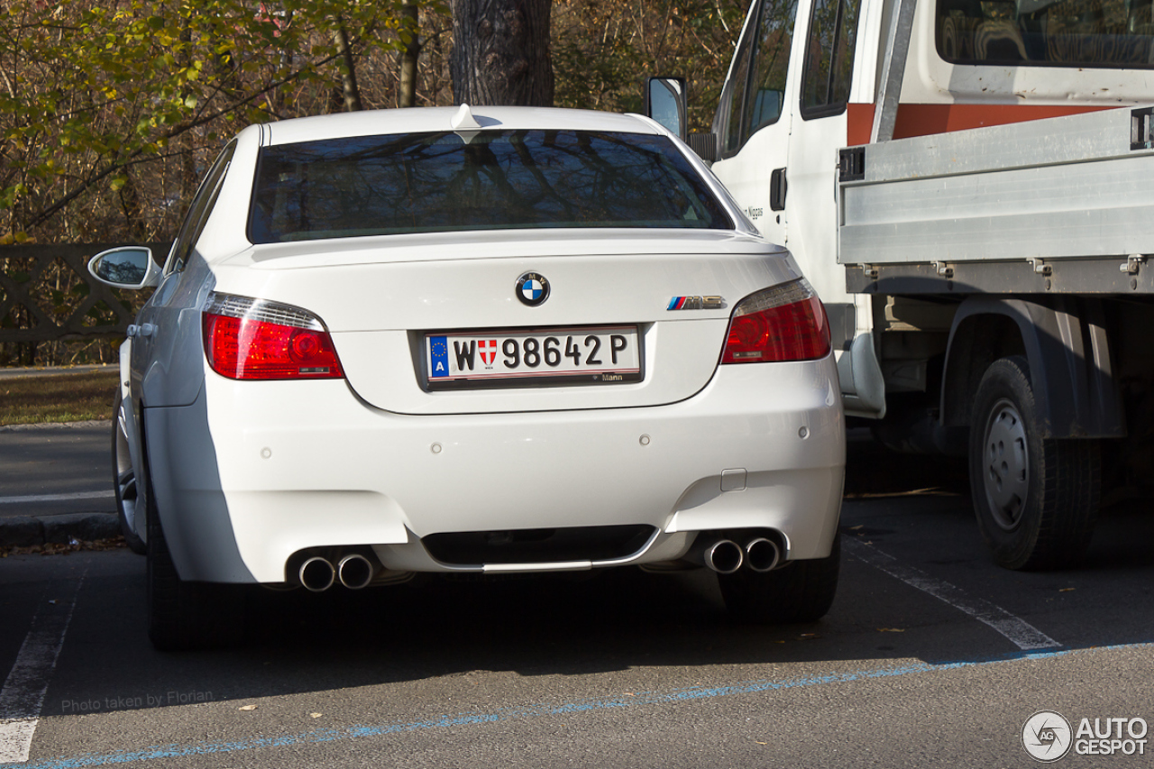 BMW M5 E60 2005