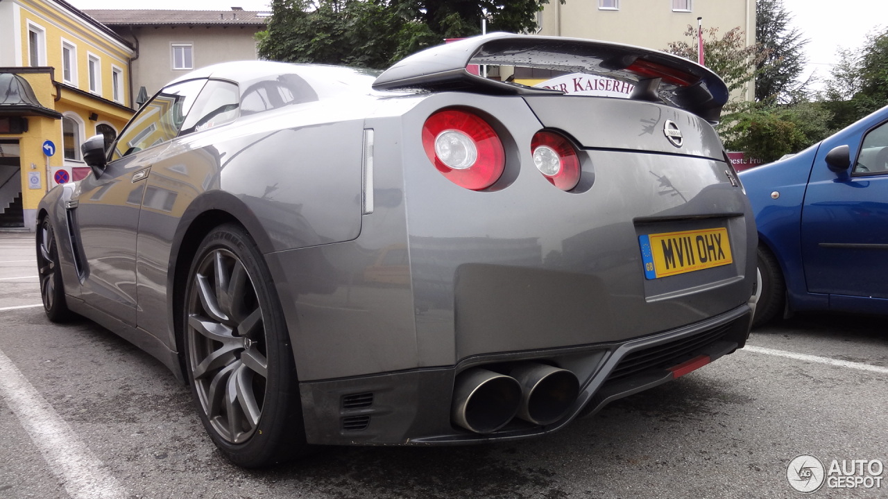 Nissan GT-R 2011