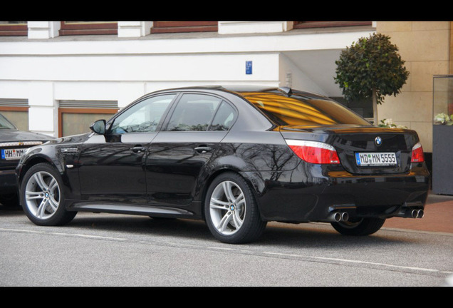 BMW M5 E60 2005