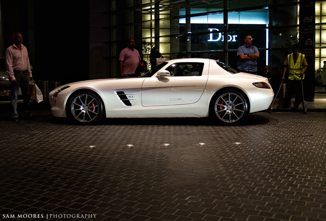 Mercedes-Benz SLS AMG