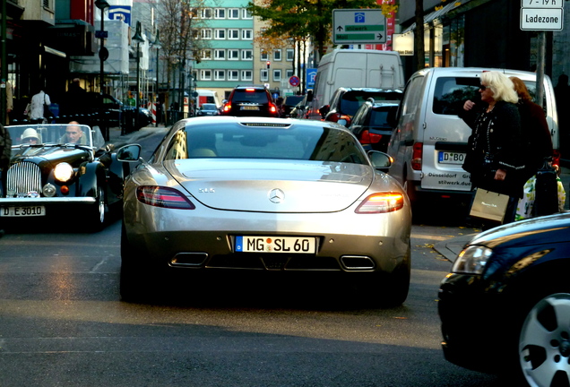 Mercedes-Benz SLS AMG