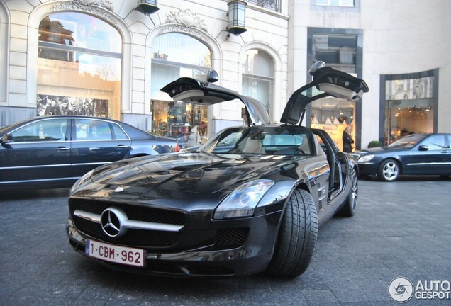 Mercedes-Benz SLS AMG