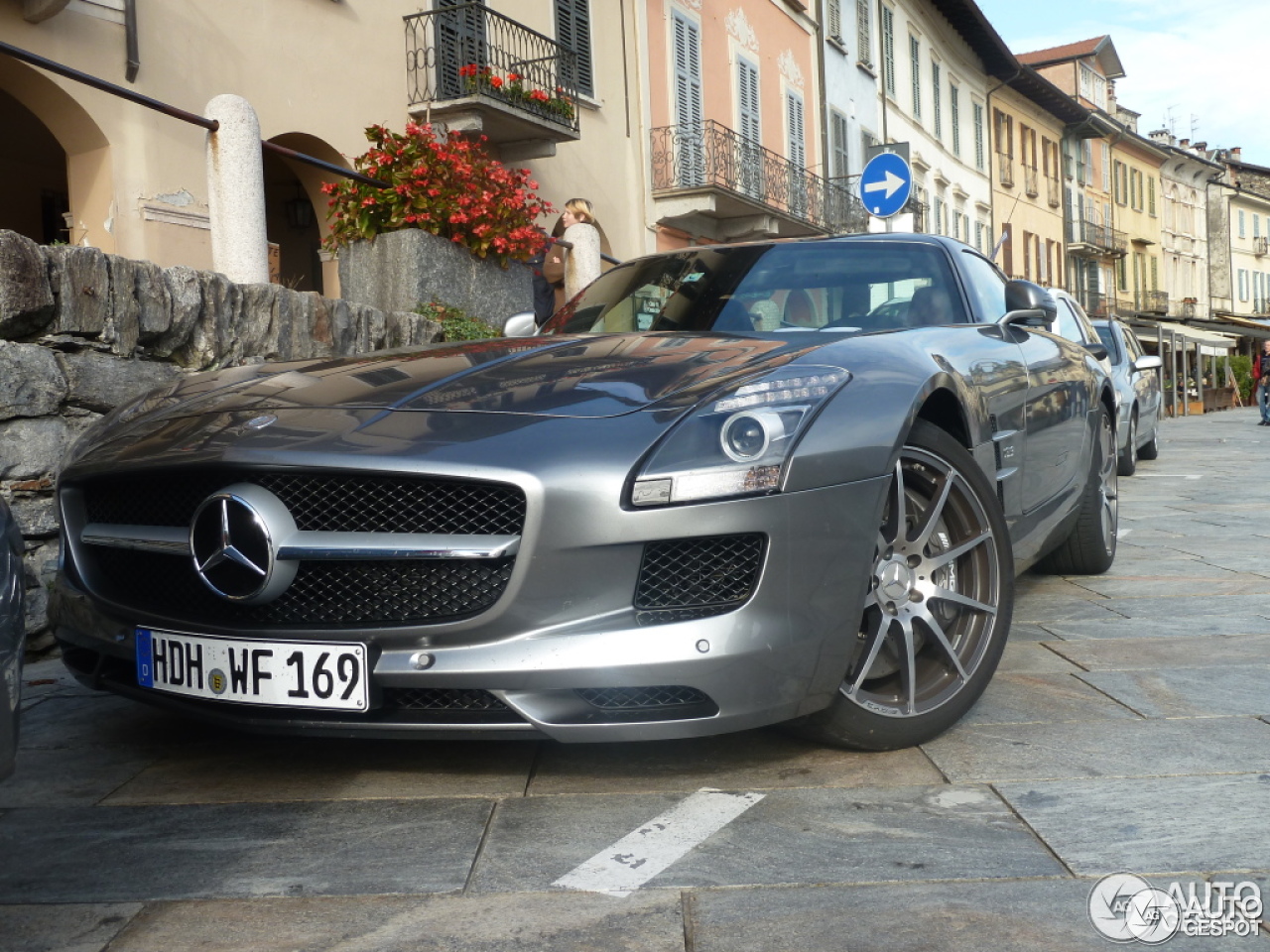 Mercedes-Benz SLS AMG