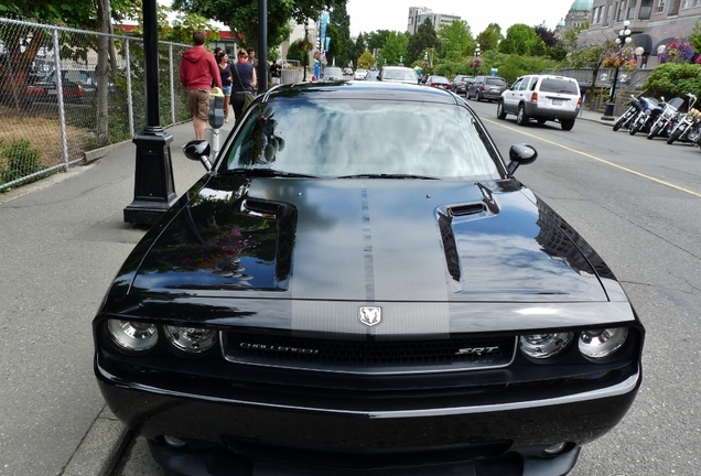 Dodge Challenger SRT-8