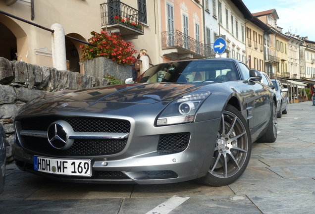 Mercedes-Benz SLS AMG