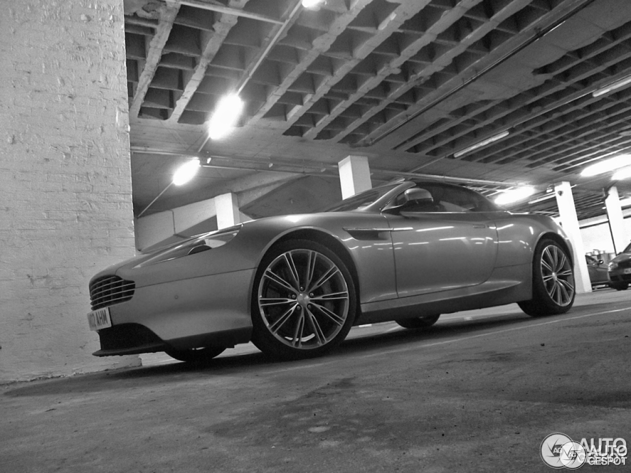 Aston Martin Virage Volante 2011