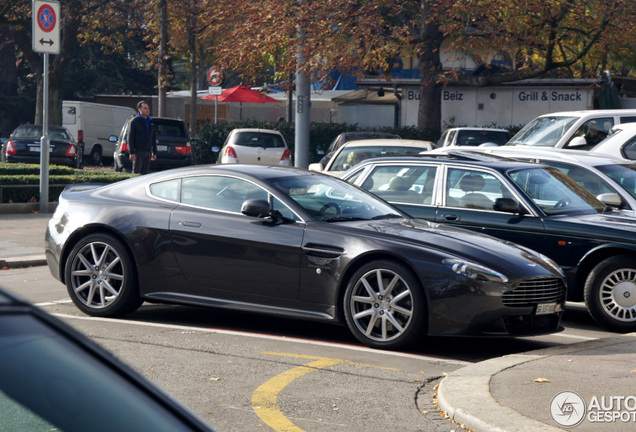 Aston Martin V8 Vantage S