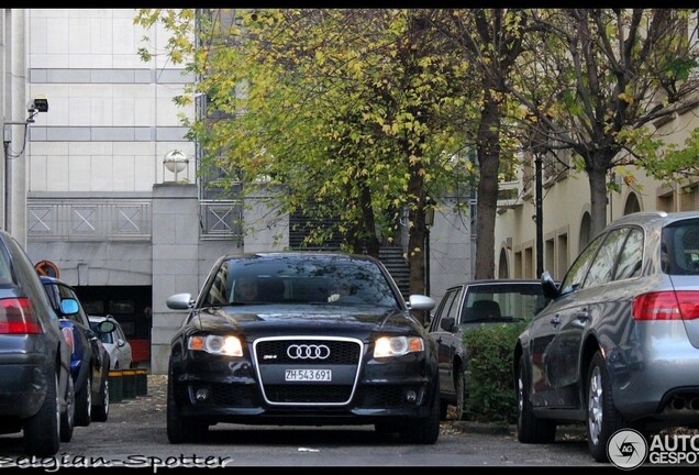 Audi RS4 Sedan