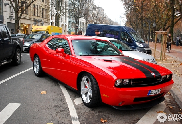 Dodge Challenger SRT-8